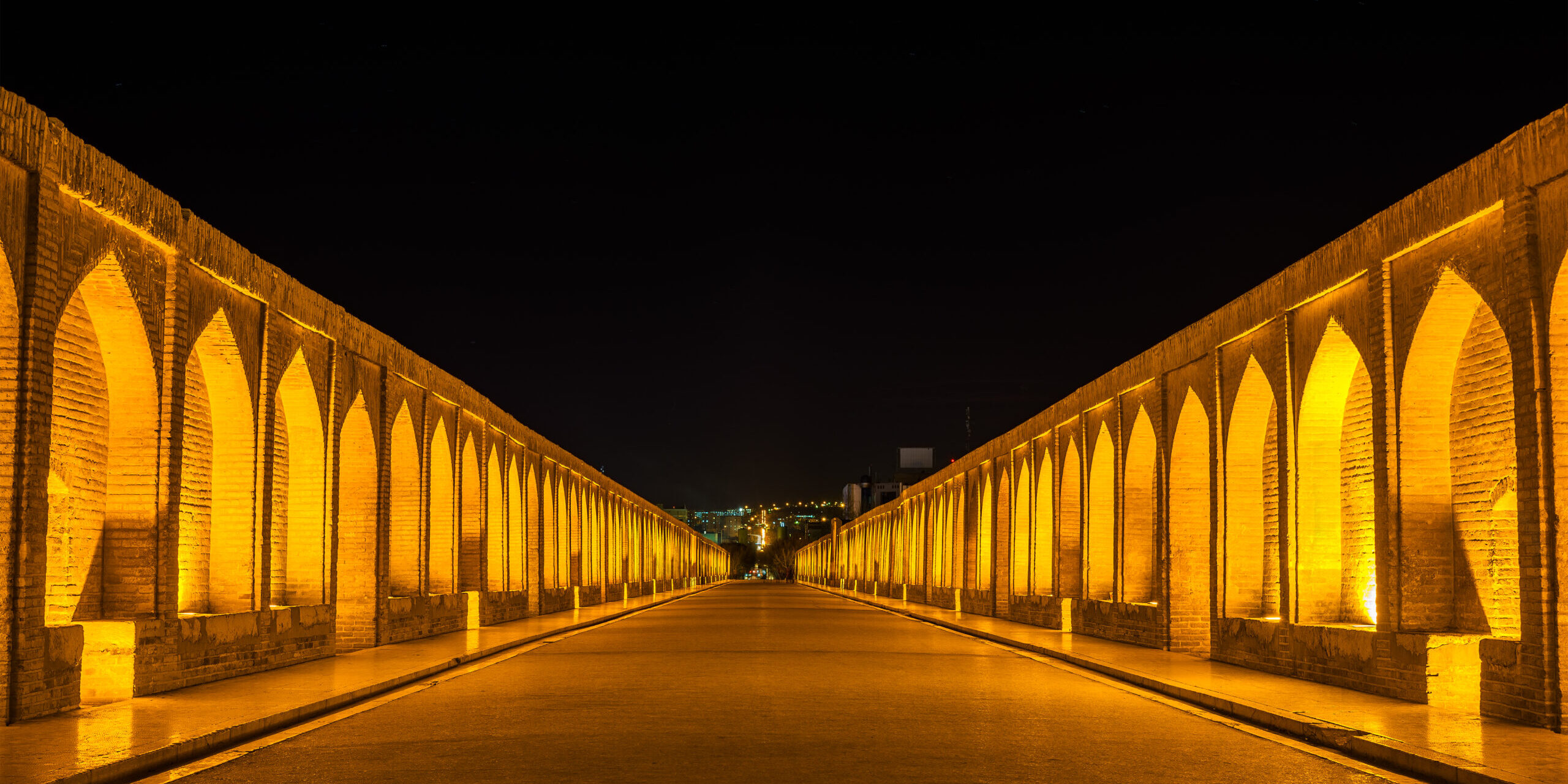 Allahverdi Khan Bridge (si O Seh Pol) In Isfahan, Iran